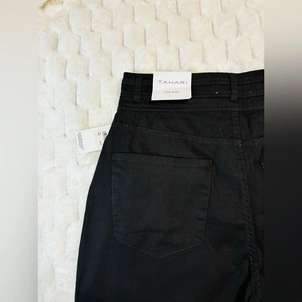 Tahari Black Bermuda Shorts - Size 6/28